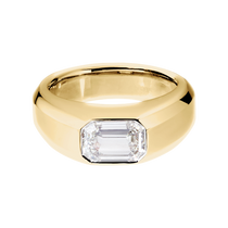 yellow gold - emerald