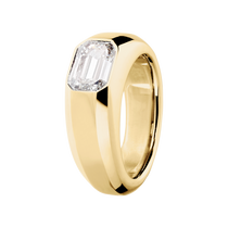 yellow gold - emerald